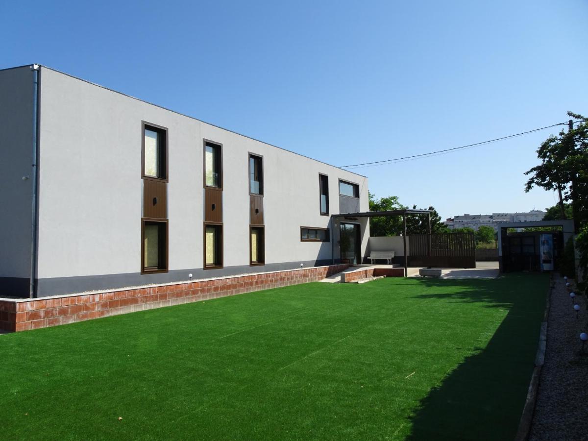 Albergue Santiago 15 Monforte Monforte De Lemos Exterior foto